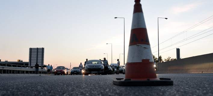 Τραγωδία! Λόγω ερωτικής απογοήτευσης αυτοκτόνησε ο 16χρονος από την γέφυρα στην Αττική Οδό- Τι χάραξε στο έδαφος πριν πέσει